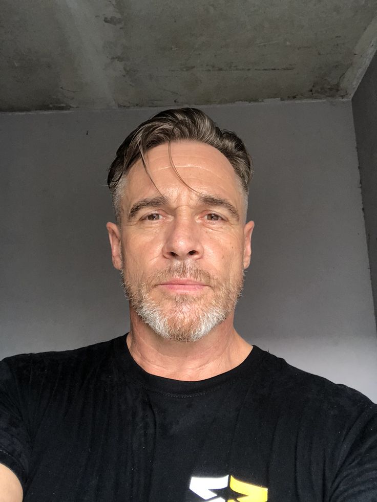 Alex V.